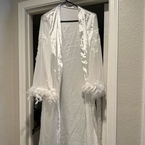 White lace robe